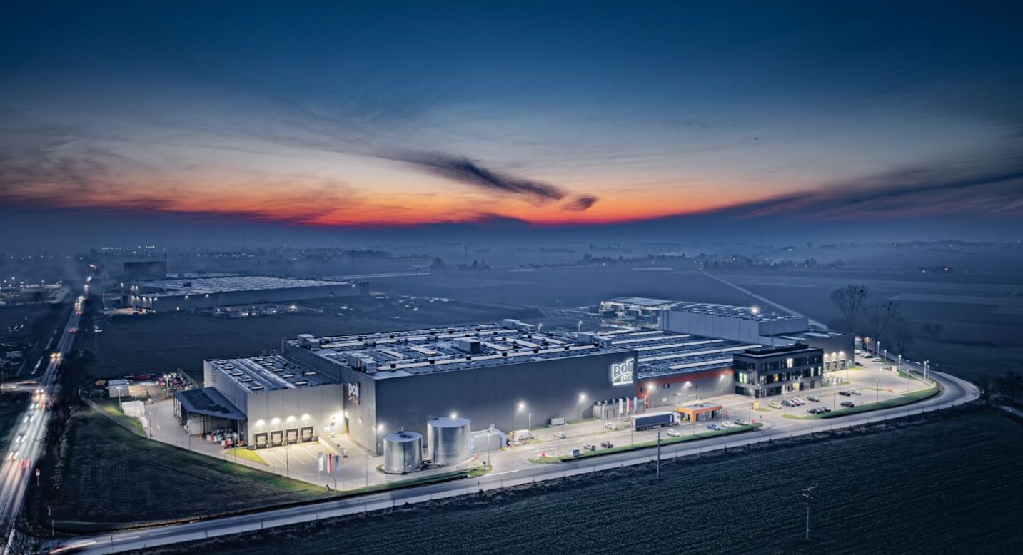 Polipak-Werke – moderne LED-Beleuchtung in der Produktionshalle und in den Büros