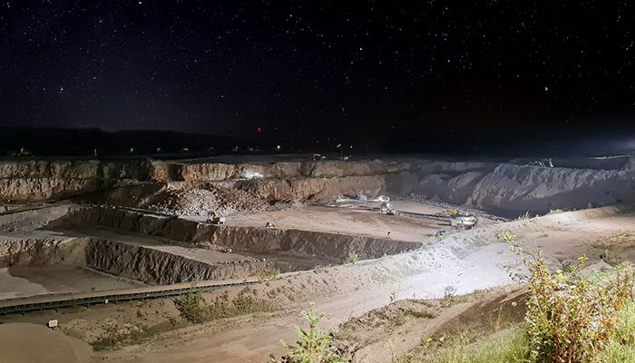 Unsere Factor LED-Scheinwerfer beleuchten die Holcim-Dolomitmine